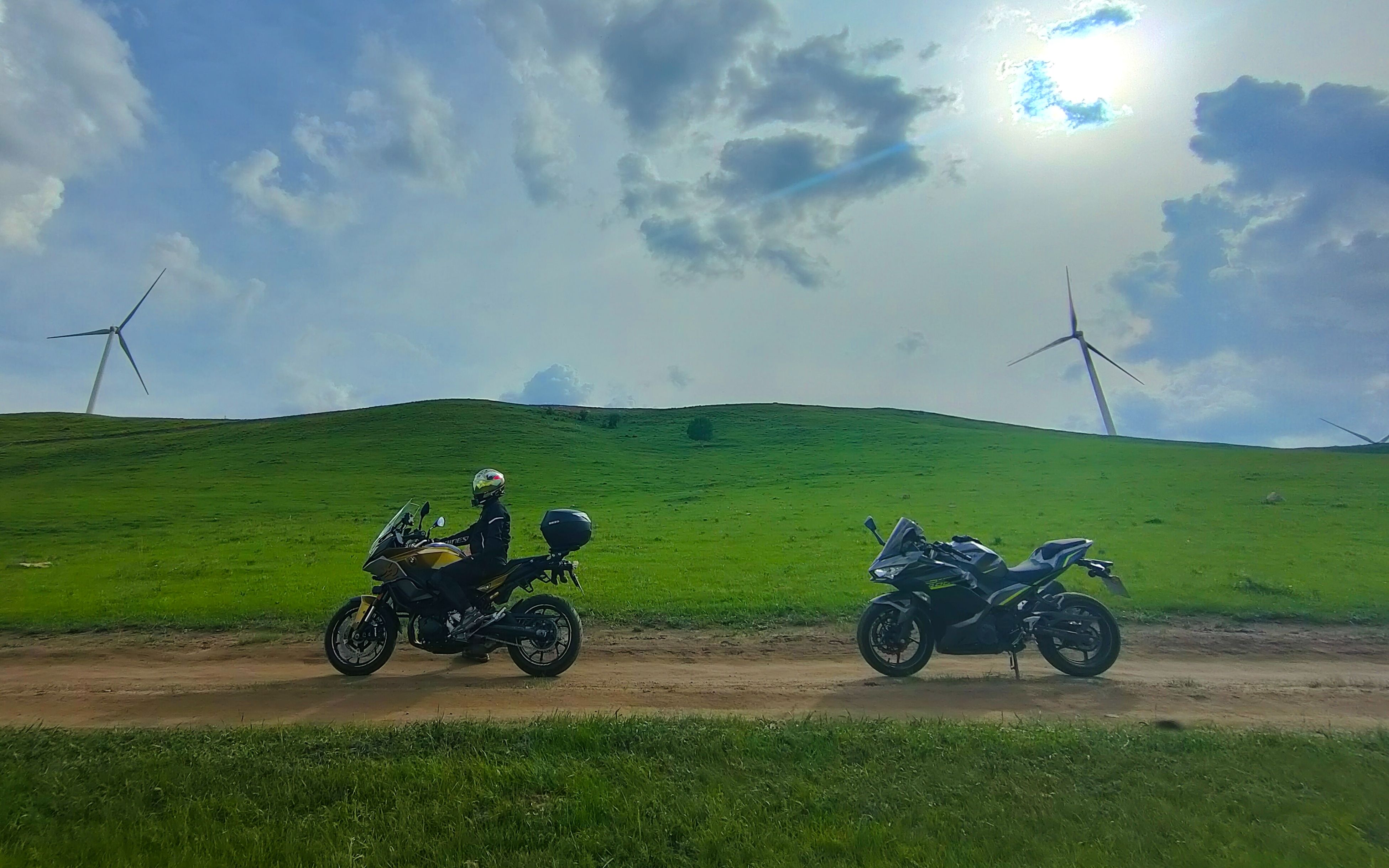 视频封面：丰宁坝上草原骑行 结尾彩蛋-VLOG,摩托车,ninja400,f900xr,骑行