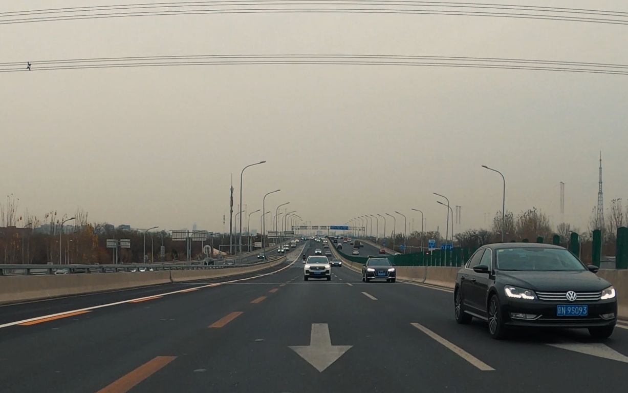 视频封面：[4K]摩托车后视角骑行 F900XR-摩托,骑行,GOPRO,城市风景