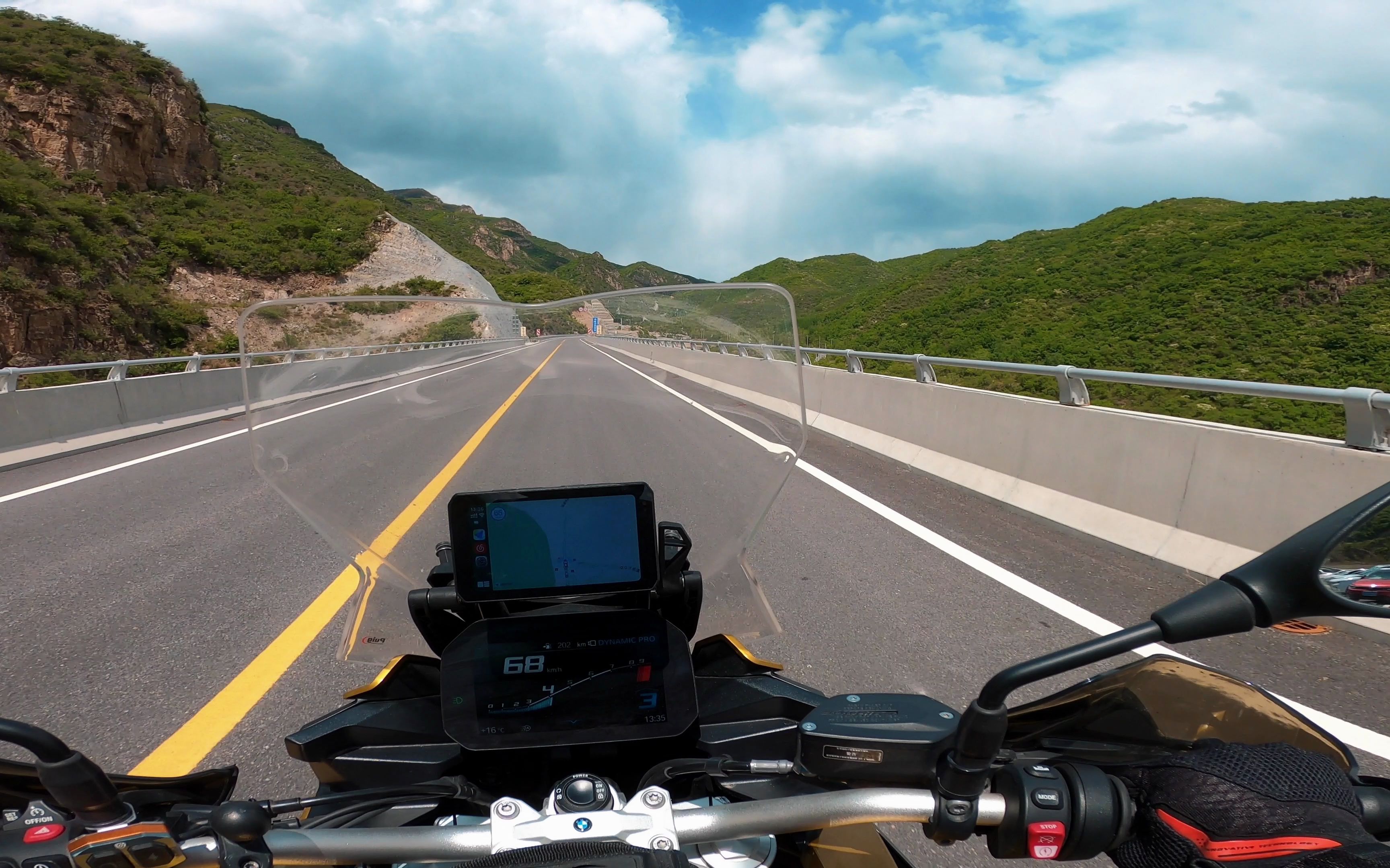 视频封面：F900XR佛系骑行-双大路-万物皆可纪录,好喜欢我的车,摩托,机车,F900XR,骑行