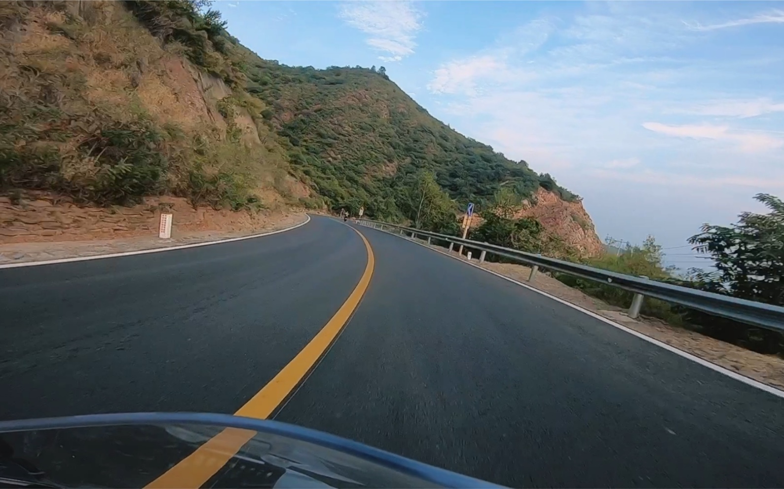 视频封面：GSX250R跑山-北京潭王路-跑山,骑行,摩托,GOPRO,gsx250,机车